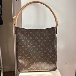 🌸✨Louis Vuitton LOOPING GM Shoulder Bag✨